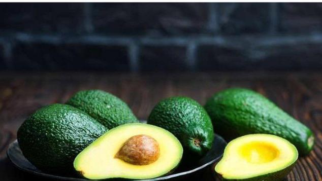 不能给狗狗吃的十种水果,狗狗禁吃的十种水果