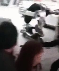 12岁男孩弑母案女孩讲述杀母过程,12岁男孩杀女童后续