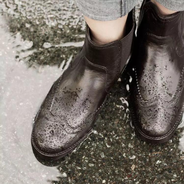 下雨天该不该穿aj,适合在雨天穿的aj