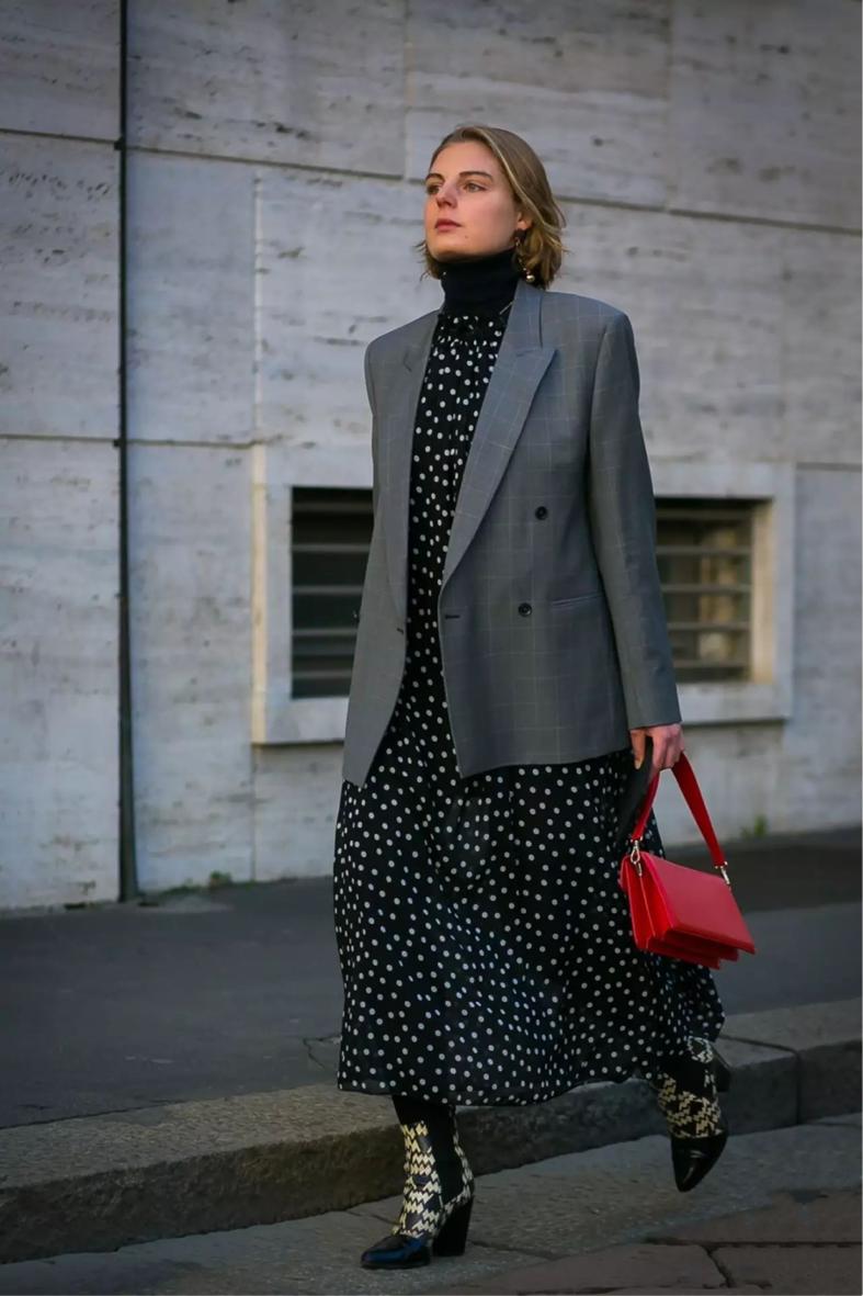 今年最流行的短袖搭外套,外套里面穿t恤