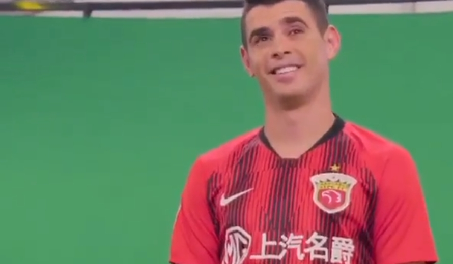 上港球员拍写真,上港定妆照