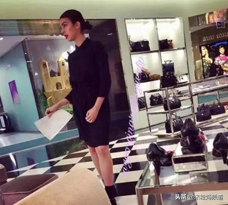 生了三胎都没嫁成豪门的吴佩慈，到底输在了哪儿？