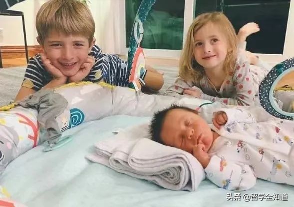 扎根中国18年,创业还带3个娃,这位英国超人妈妈大写的高能