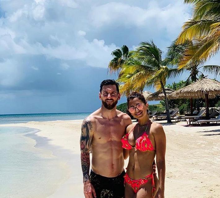 梅西奢华之旅！酒店一晚4.3万元狂晒娇妻比基尼美照