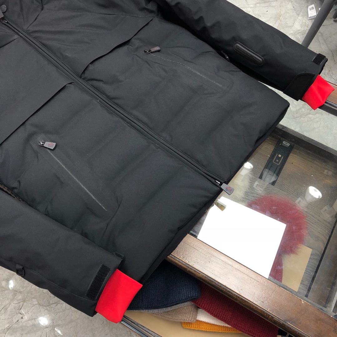 蒙口全黑长款羽绒服测评,北面和大鹅蒙口羽绒服哪个好