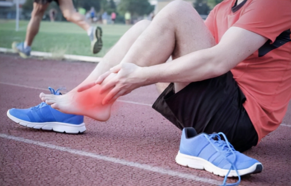 扭伤红花油的正确使用方法,扭伤了早期用红花油了怎么办
