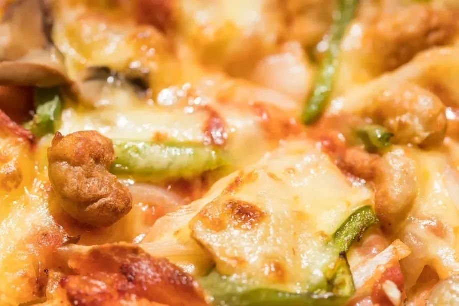 比萨买1送1，就3天，30min送到家，奥利给