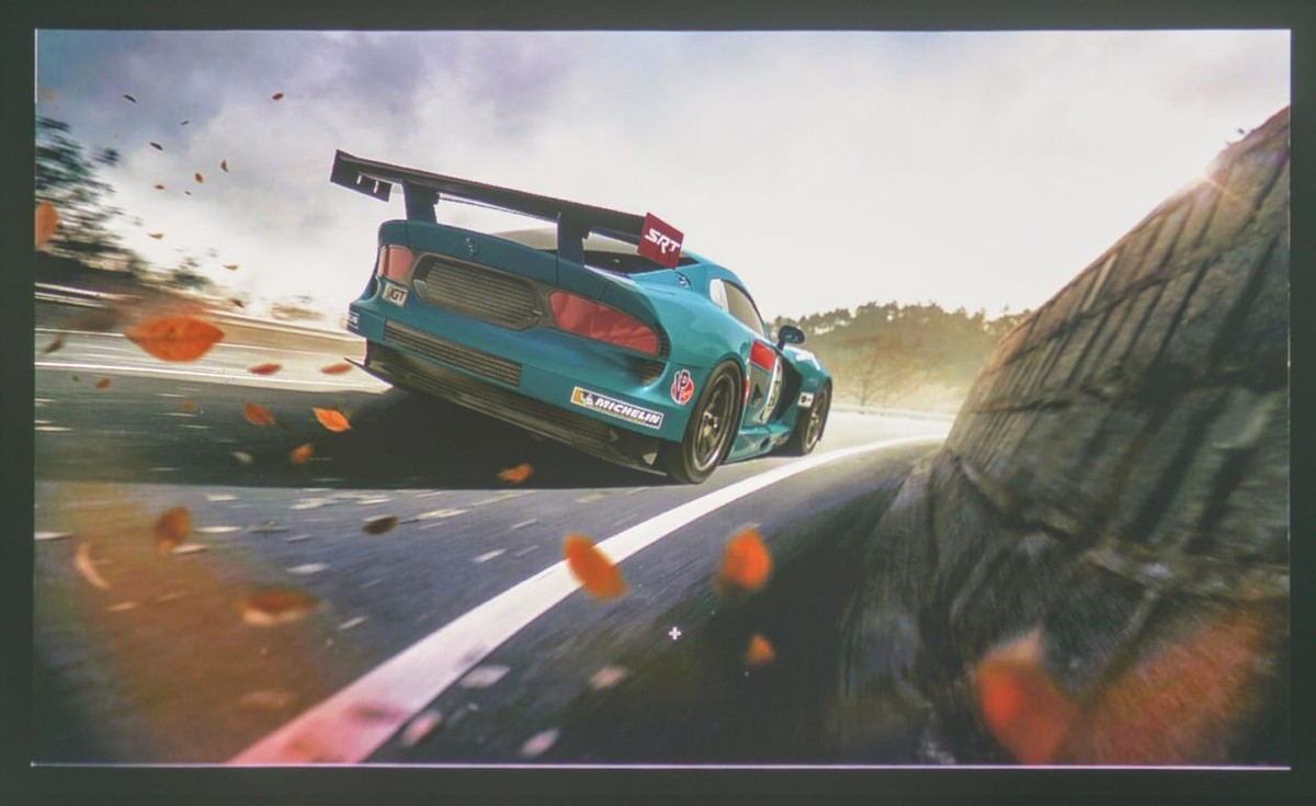 可以随意调整画面尺寸的投影仪,明基e540投影家用