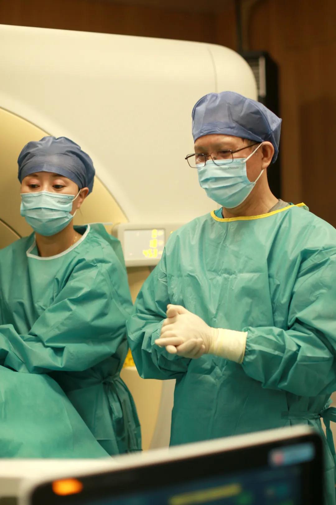 针尖上的艺术——周晓东和他的“超声文化”