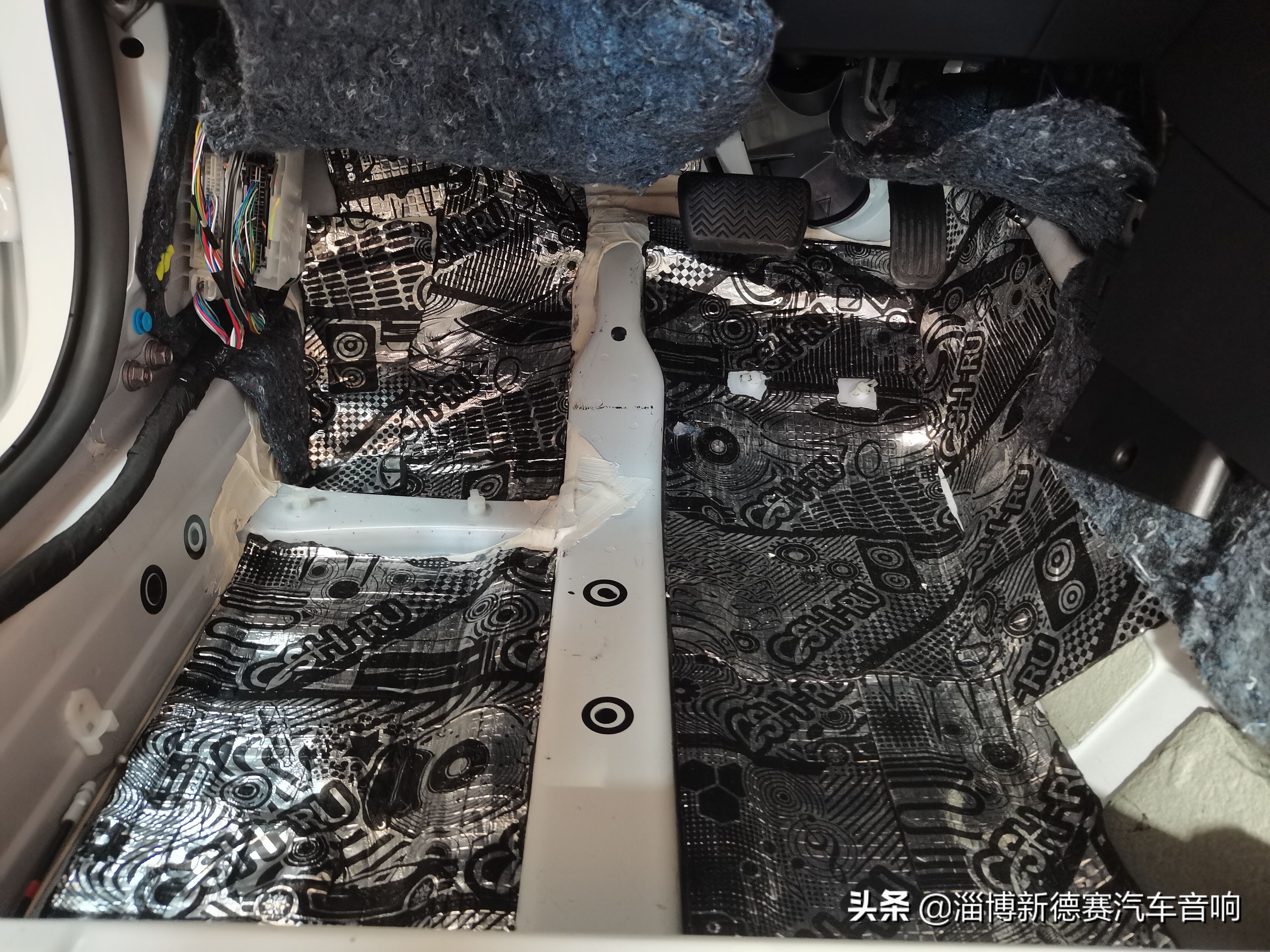 丰田卡罗拉高音喇叭坏了怎么办,卡罗拉双擎原车喇叭音质