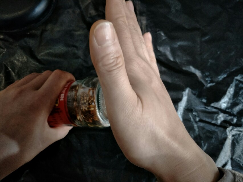 玻璃塑料罐头怎么轻松打开,玻璃罐头盖如何巧打开