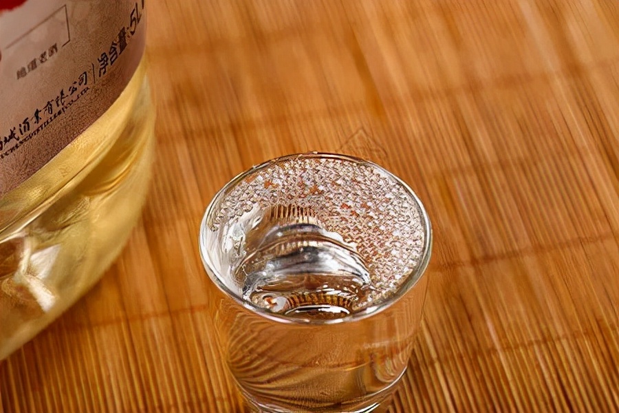 白酒行业又面临业绩下滑,白酒行业不动销的原因