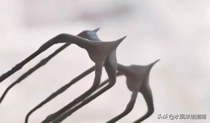 不用去韩国排队,也能吃到火爆的ins的LeBreakLab草莓蛋糕卷