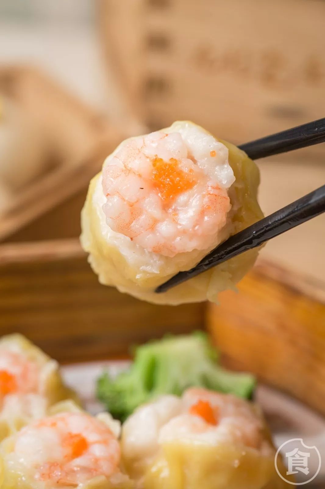 穿越80年代怀旧茶室！专卖TVB里的老港味，最低10元一件