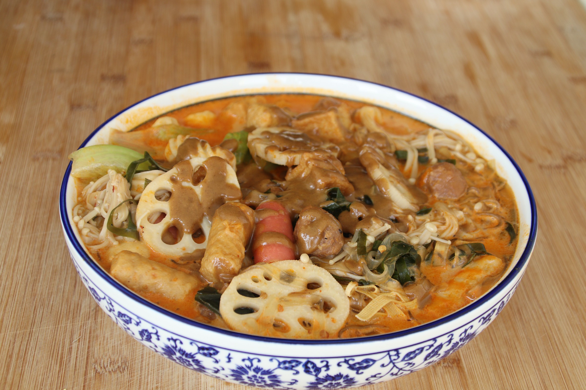 自选麻辣烫什么菜不压秤,吃麻辣烫挑菜视频