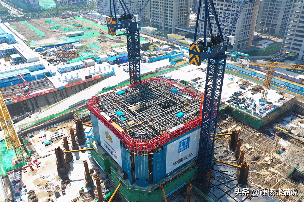 四天盖一层中国首创空中造楼机,中国独创空中造楼机