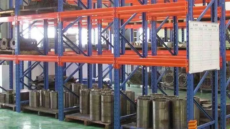 年轻人该不该进厂安逸,年轻人该不该进厂子