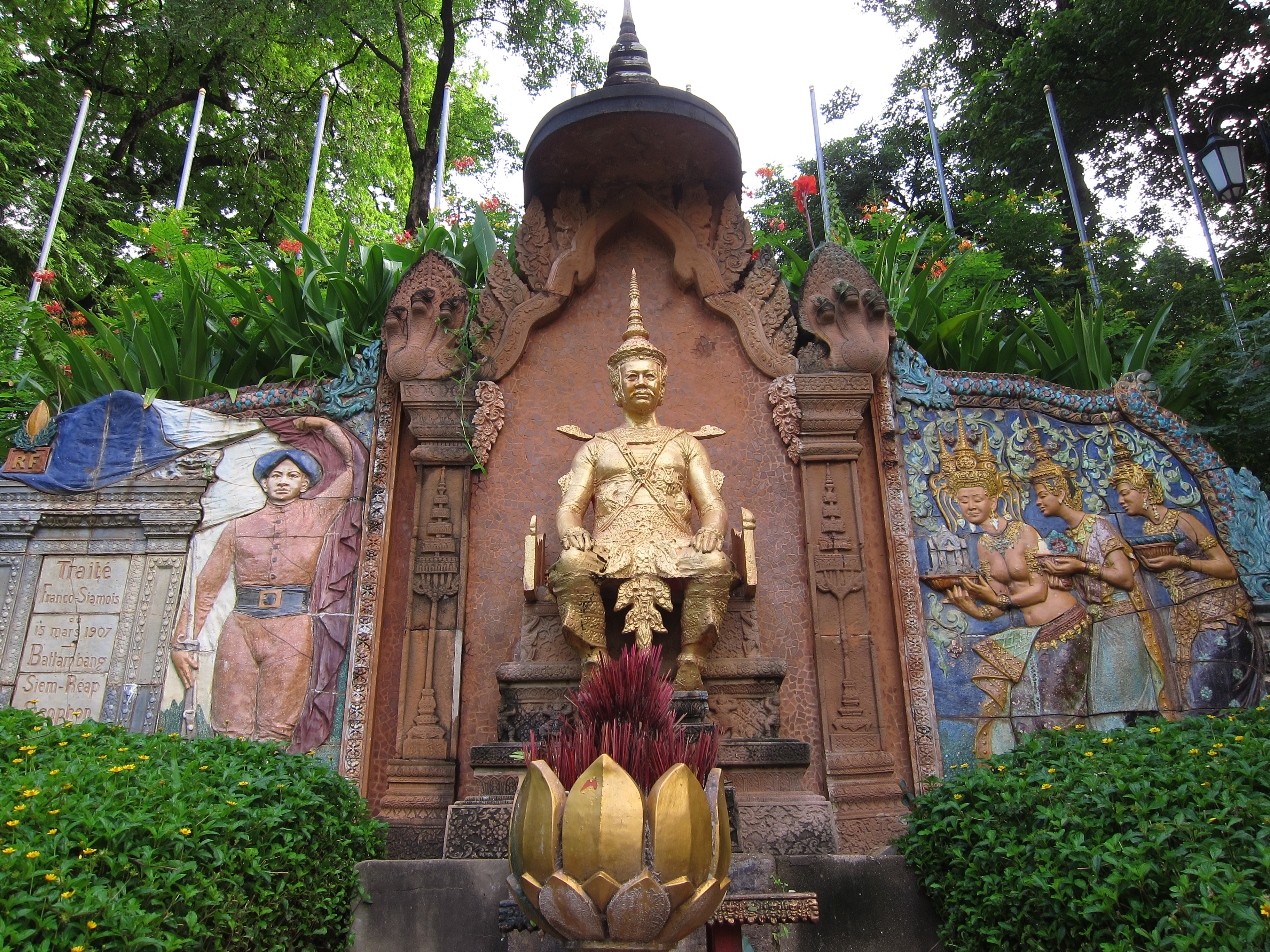 中国小伙在柬埔寨的视频,骑行去柬埔寨的小伙