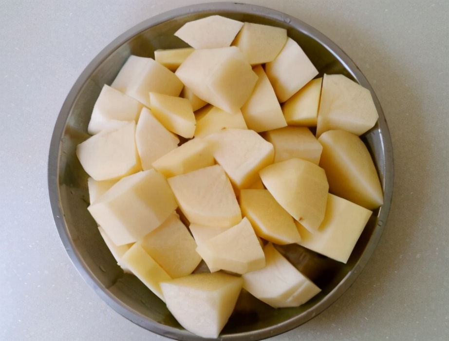 黄焖鸡怎么做又嫩又滑,黄焖鸡怎么烧得软烂入味