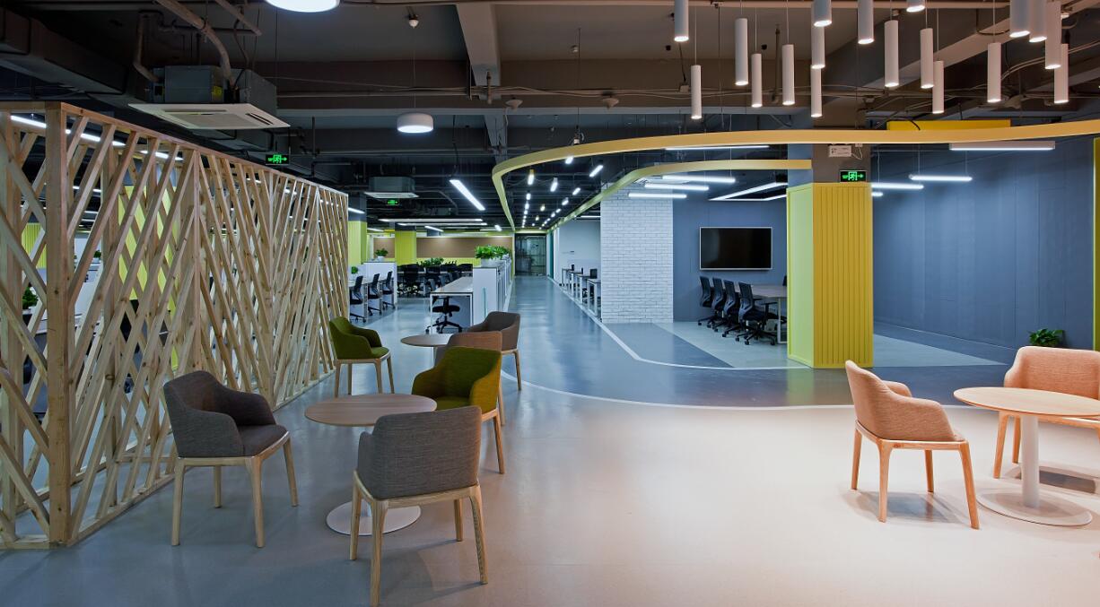 吉利汽车飞起来了,吉利汽车飞上天