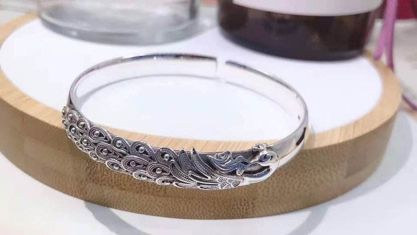 银饰999925990哪种会更容易发黑,925银和纯银看着有什么区别吗