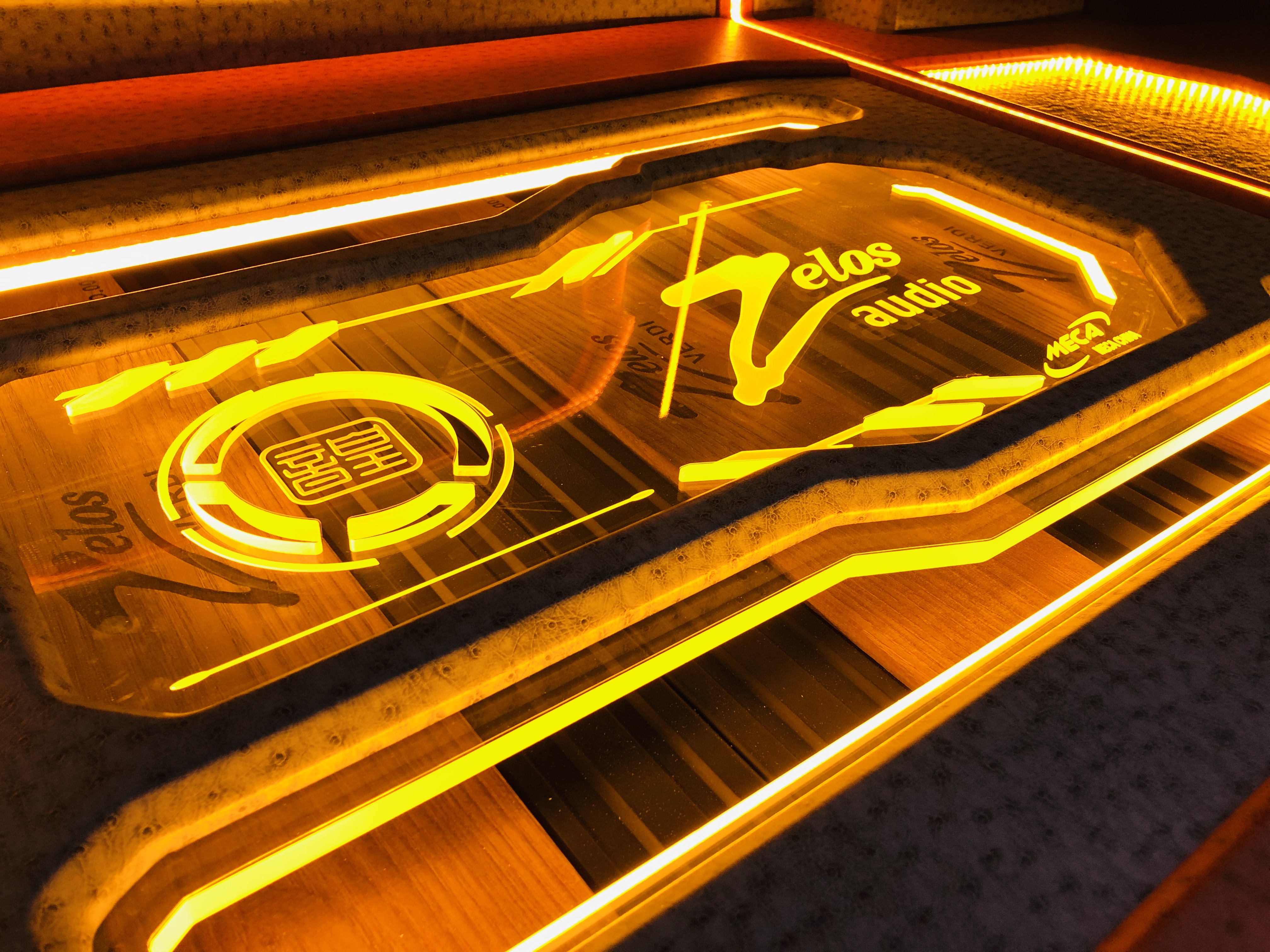 音皇丰田皇冠汽车音响改装桃木功放,视觉听觉双重享受