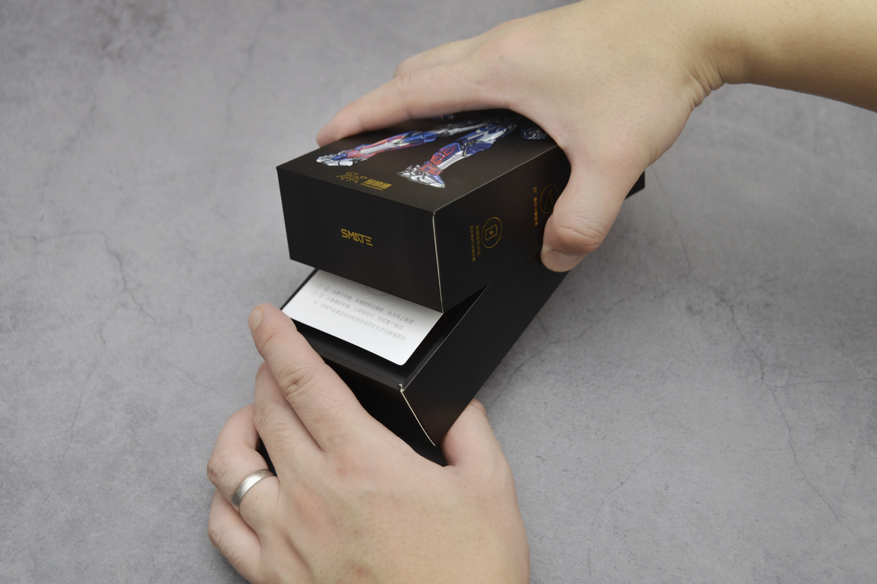 当钢丝遇到变形金刚联名款剃须刀---体验铜师傅便携剃须刀