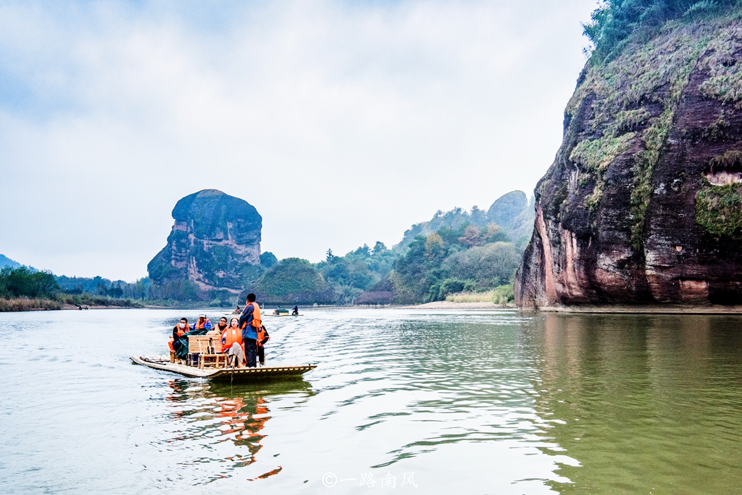 鹰潭龙虎山千年悬棺在哪里发现的,龙虎山悬崖棺材在哪里
