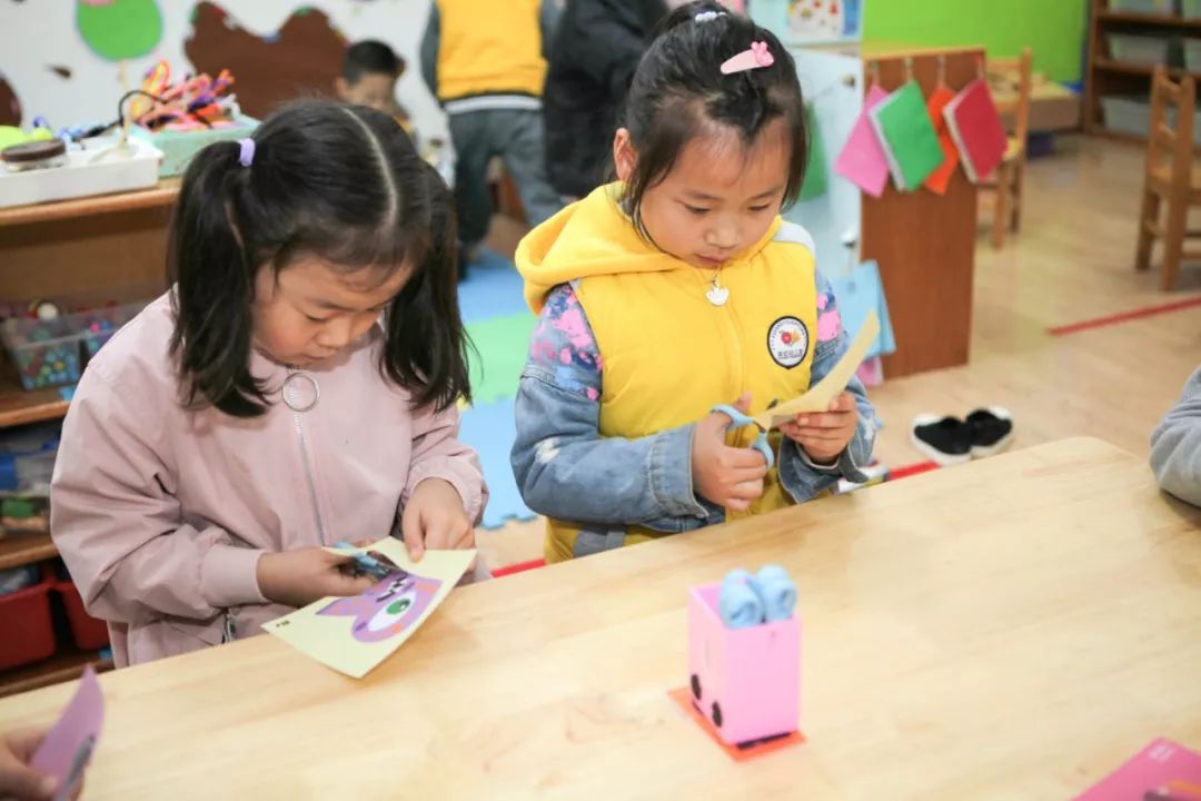 鍥犱负浼欓鑰屽嚭鍚嶇殑瀛︽牎,鍥犱负缇庨鐏殑瀛︽牎