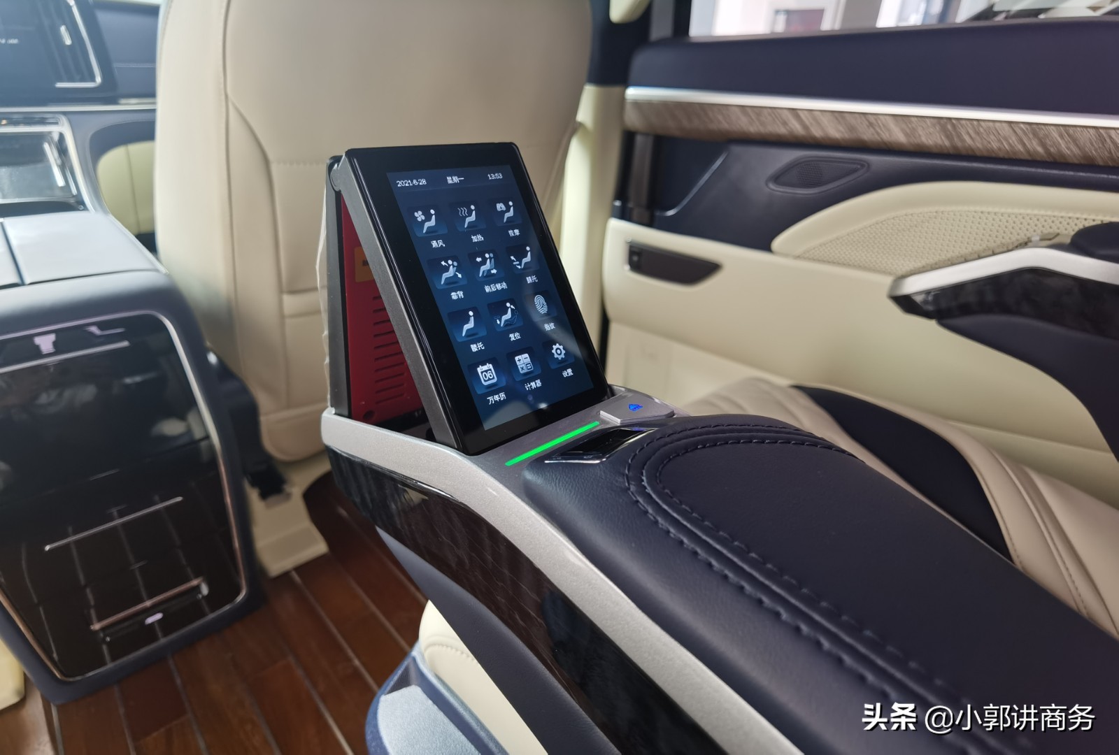 21年传祺m8高顶极夜之光定制版,21款广汽传祺m8豪华版二手车