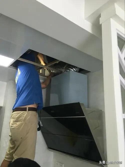 已经装修好了怎么安装烟道止回阀,厨房装修烟道止回阀怎样安装