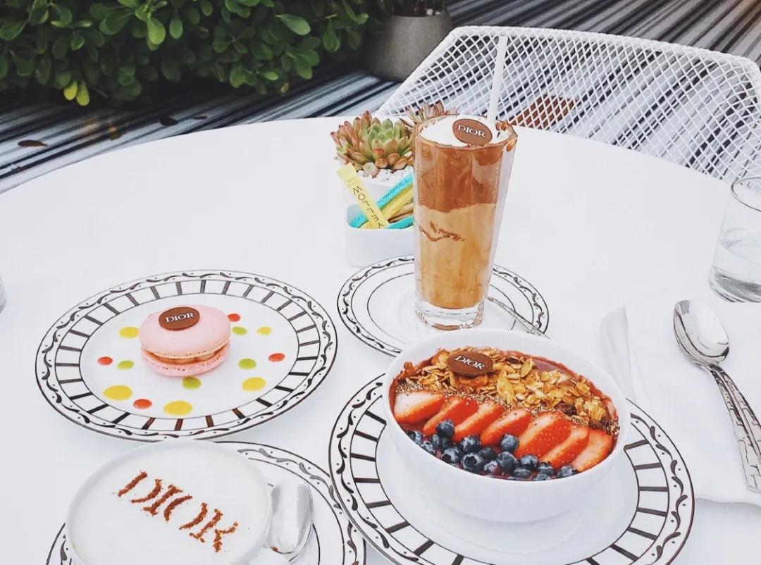 lv咖啡店设计风格,gucci高端店铺设计