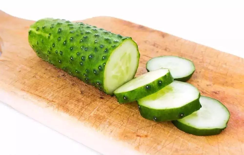 一招教你如何灭蟑螂,教你一招快速灭蟑螂