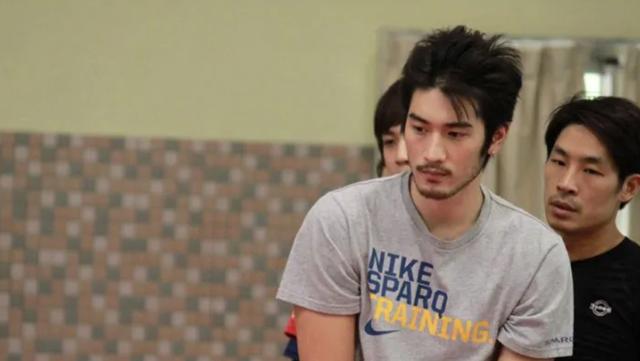 惋惜离世的明星,缅怀意外去世的人