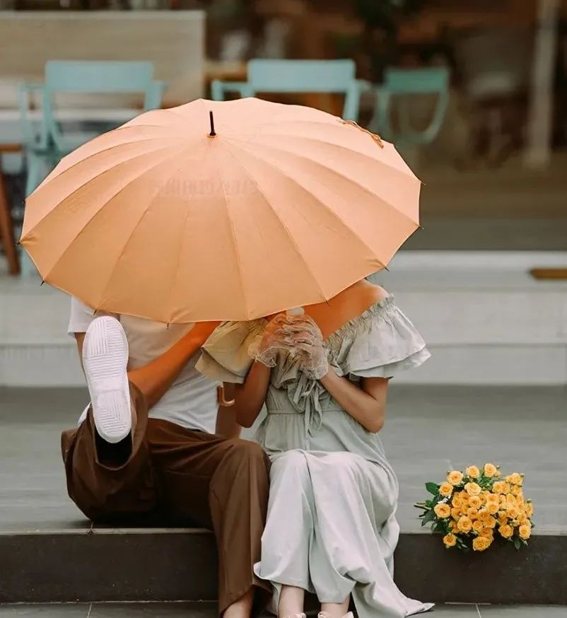 复古婚纱照民国风街拍,胶片感婚纱照推荐