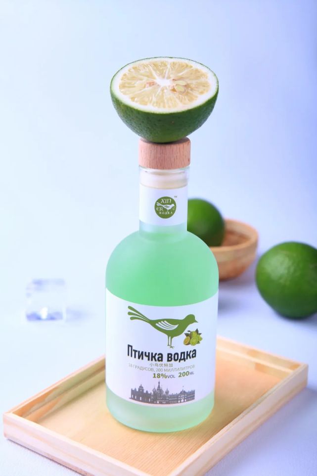 小鸟伏特加怎么样好喝,小鸟伏特加和江小白哪个好喝