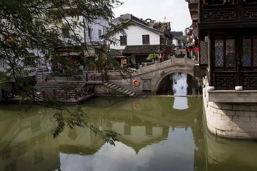 上海地铁沿线景点一日游,上海地铁11号线上海赛车场站