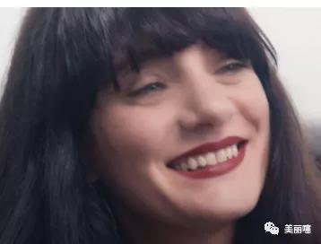 香奈儿首席化妆师为克里斯汀化妆,克里斯汀香奈儿化妆视频