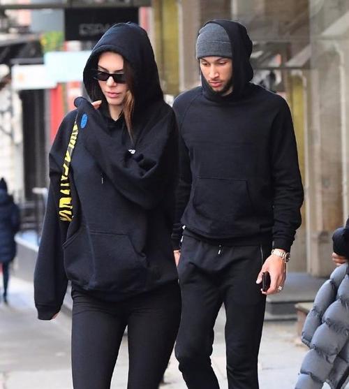 格里芬新女友詹娜,格里芬女友肯达尔