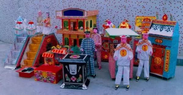 “中国人对死亡原来如此浪漫”这一回，巴黎展出了我们最忌讳的