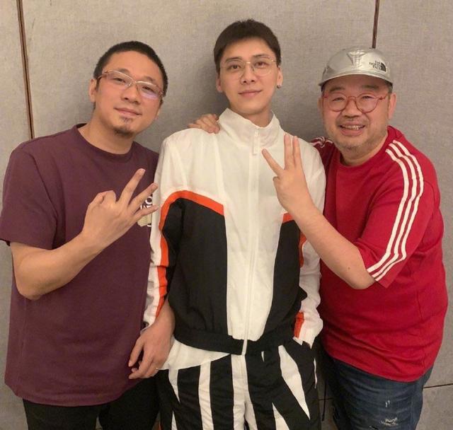 李易峰街头劝架,李易峰偶遇大爷吵架