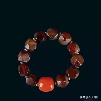 土豪看的手串,最适合穷人玩的5种手串