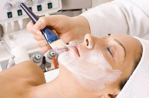 面部毛孔粗大如何改善科普,改善毛孔粗大的方法和注意事项