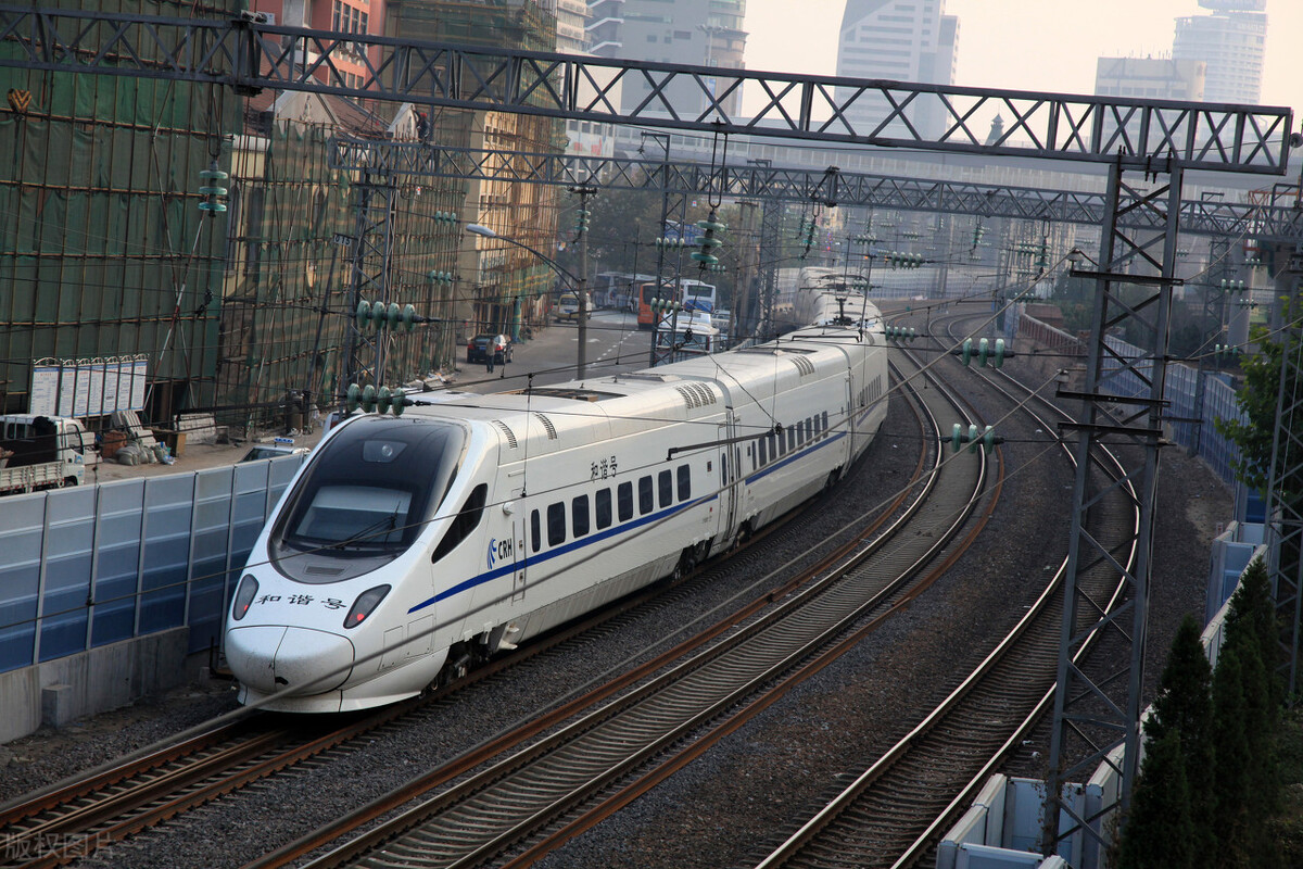 中国高铁成为四大发明的理由,有人说高铁是四大发明