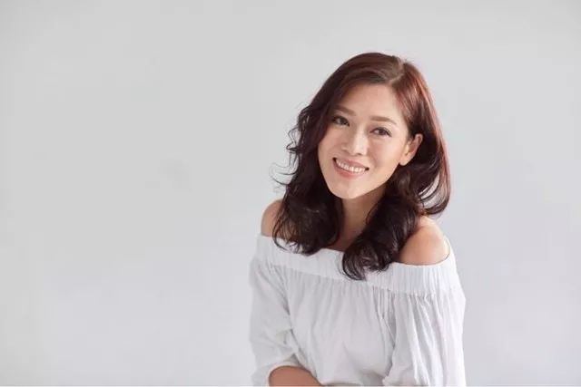 40岁前tvb当家花旦升级人母,tvb小花急速上位一年拍四剧