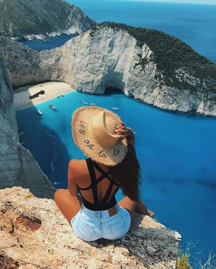 圣罗兰最经典的衣服,圣罗兰最经典款的衣服