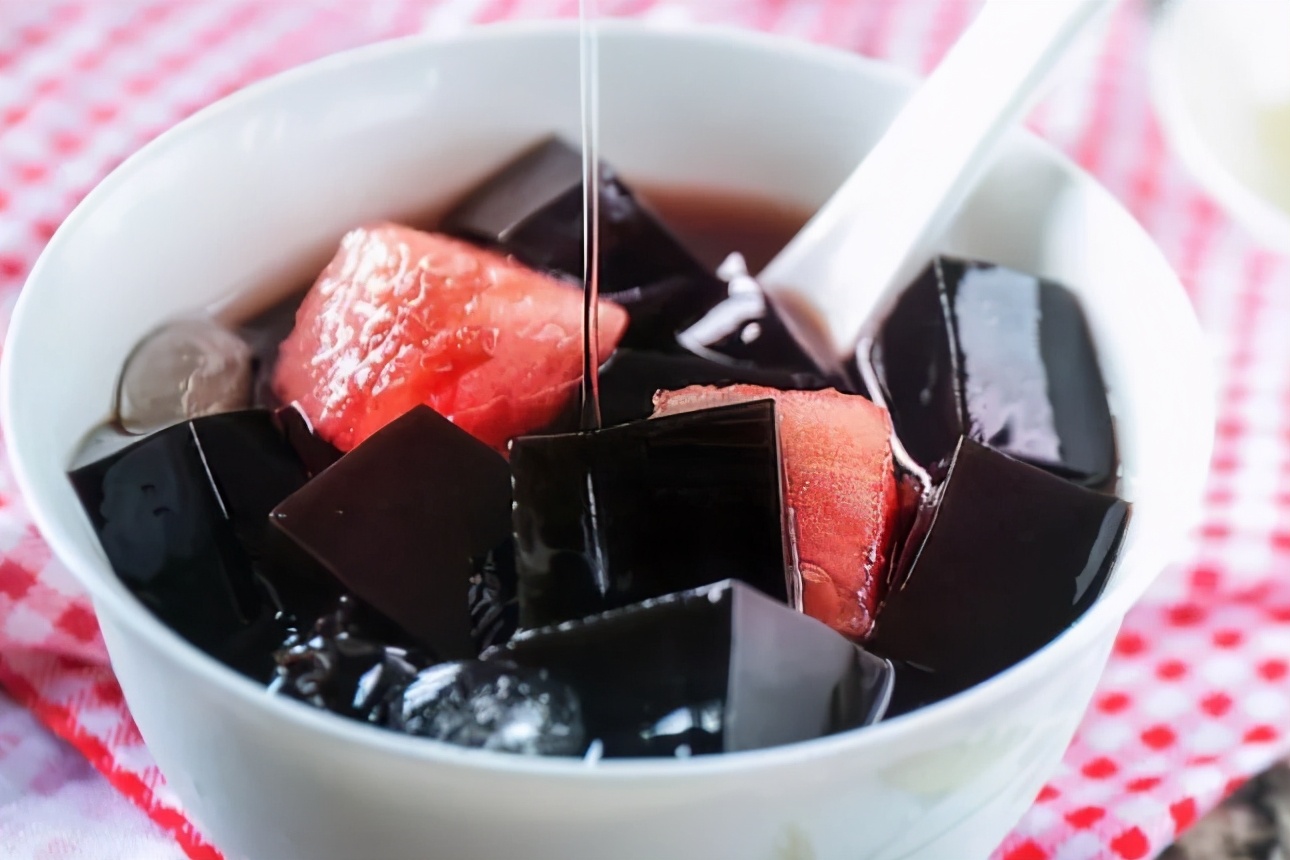 为什么龟苓膏是梧州特产,梧州龟苓膏正宗特产