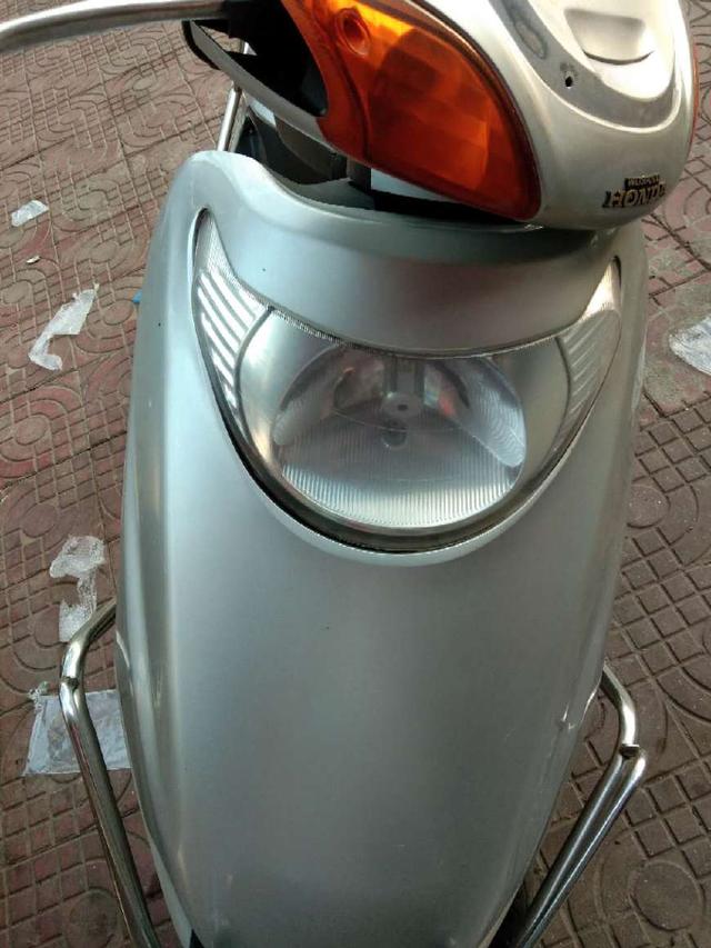 一辆小公主，顾客说前不久换了化油器，但速度和电动车差不多快