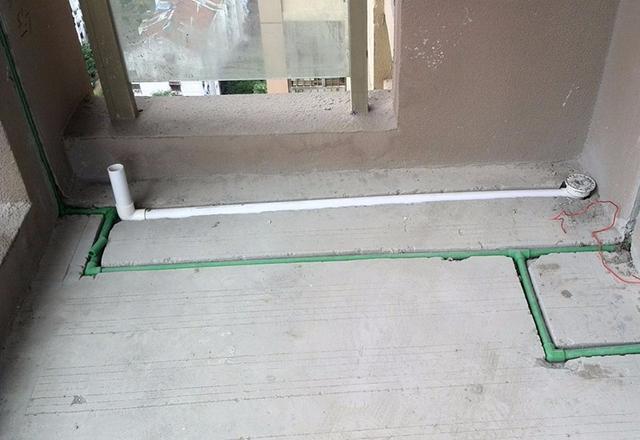 洗衣机水管可以接到雨水管道吗,阳台没有排水地漏如何做排水