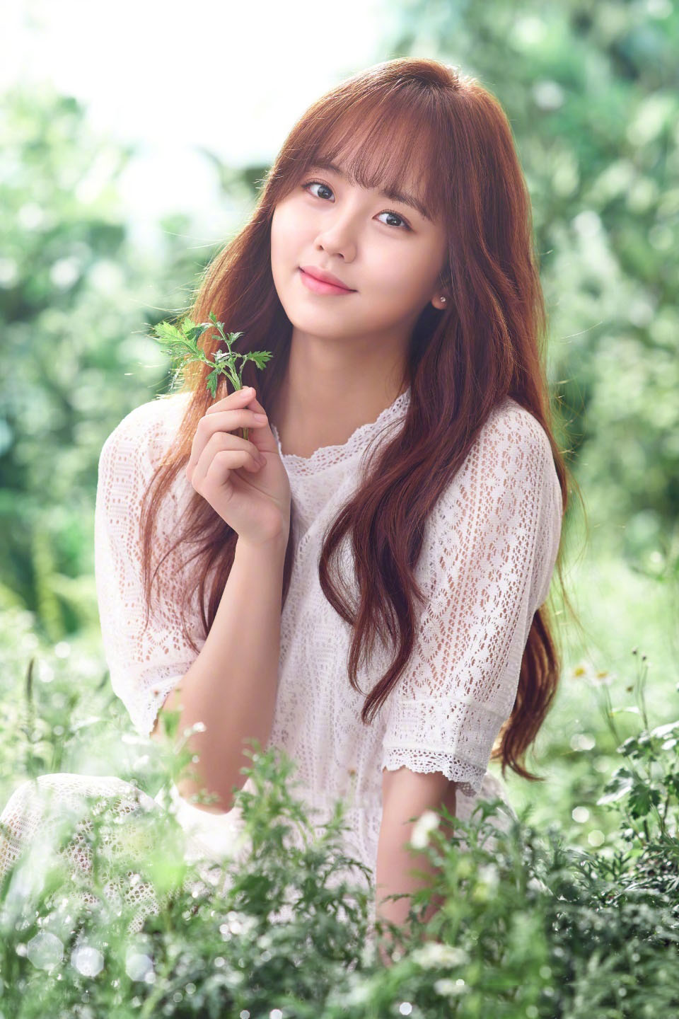 适合圆脸烫发发型女2020流行发型,直发型女2020流行发型中长发减龄